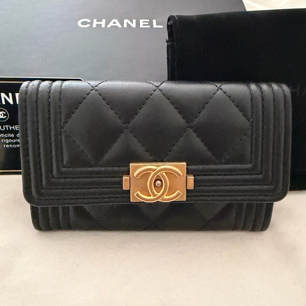 CHANEL Quilted Boy Black Lambskin Cardholder Wallet w/Brushed Gold hw like NEW